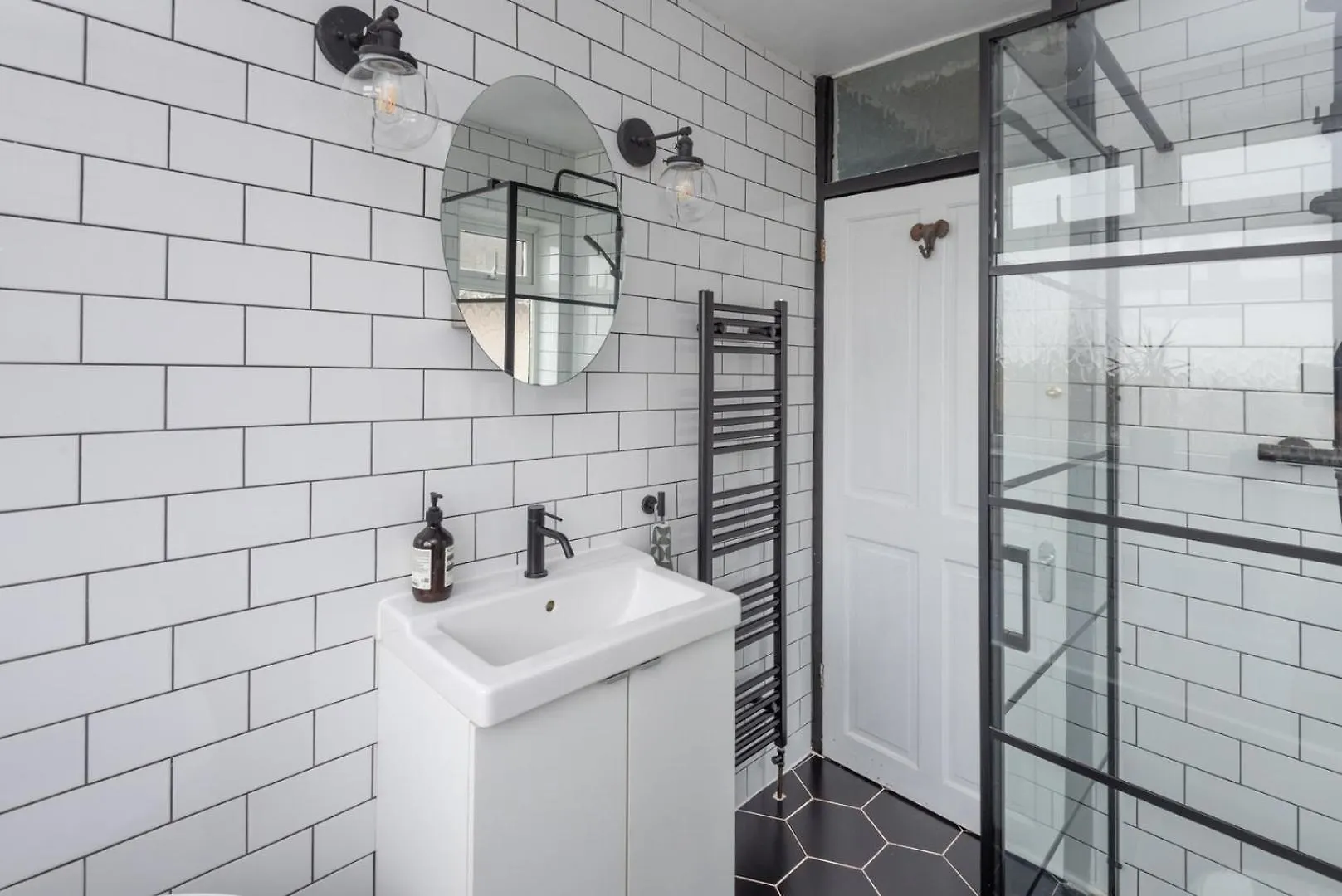 Modern 3B Home With Garden In Eltham, London